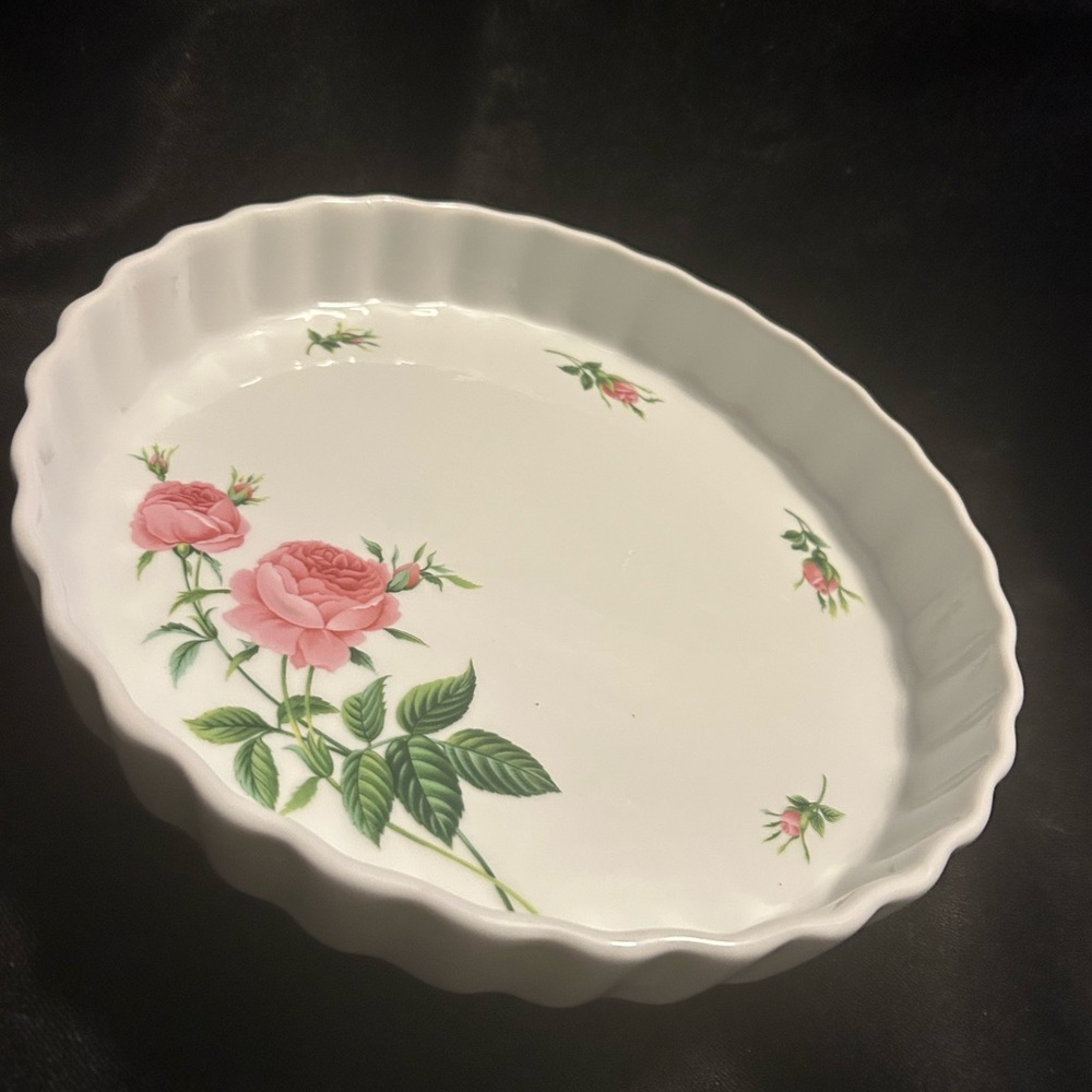 Vintage Christineholm Porcelain Quiche Tart Pie Dish With A Pink Rose Pattern